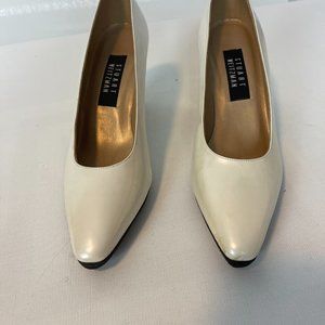 Stuart Weitzman Off White Pump w/Gold Mirror Heels 8.5 B